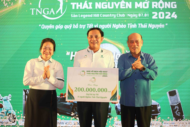 Hội Golf Thái Nguyên tặng 200tr cho Quỹ