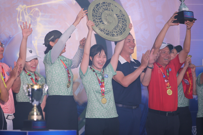 Hội Golf Quảng Nam vô địch đồng đội nữ với tổng 5,5 điểm (ảnh VGA)