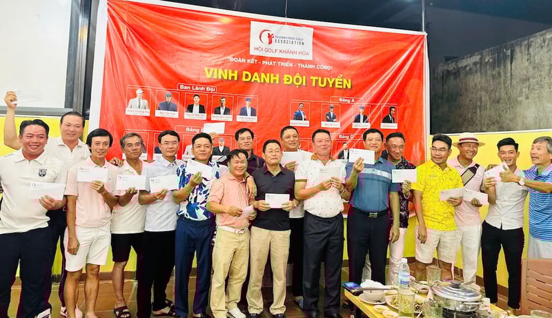 Các golfer tham dự giải nhận được nhiều phần quà ý nghĩa và tiền mặt