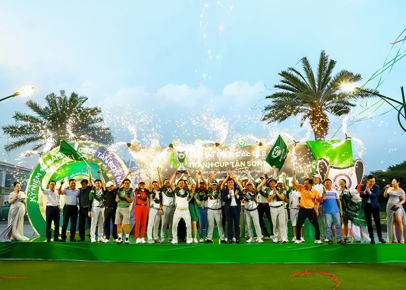 CLB Golf Quảng Ngãi giành ngôi vô địch một cách thuyết phục.