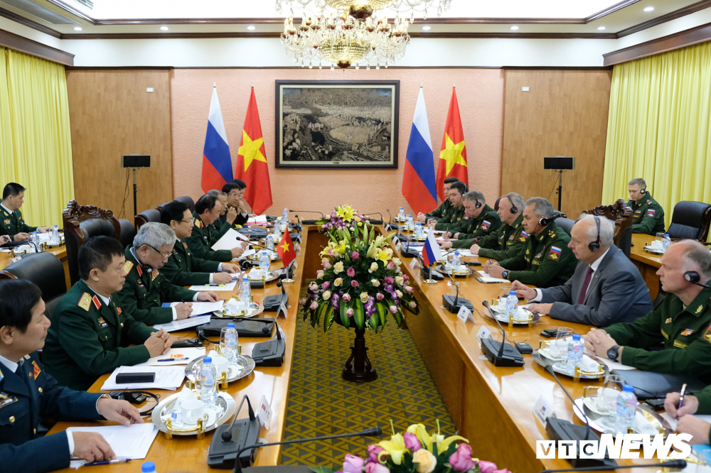 Hội đàm giữa hai Bộ trưởng Quốc phòng Việt Nam - LB Nga.  Ảnh: TÙNG ĐINH (VTC News)
