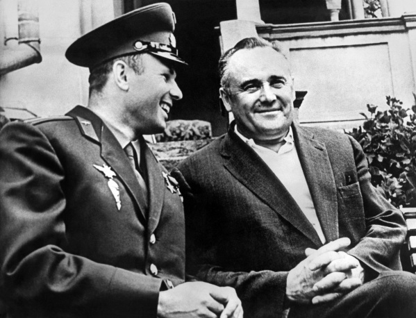 Yuri Gagarin và Tổng công trình sư S. Korolyov (1961)