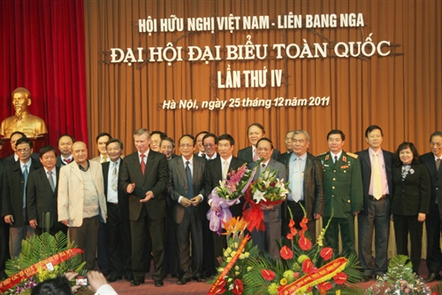 Ra mắt BCH Trung ương Hội khóa IV tại Đh đại biểu lần thứ IV của Hội Hữu nghị Việt - Nga.