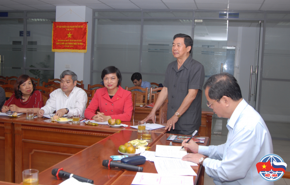 Ông Trịnh Quốc Khánh, Phó Chủ tịch thường trực Hội Hữu nghị Việt - Nga, phát biểu tại phiên họp BCH Hội Hữu nghị Việt - Nga TP. Hà Nội