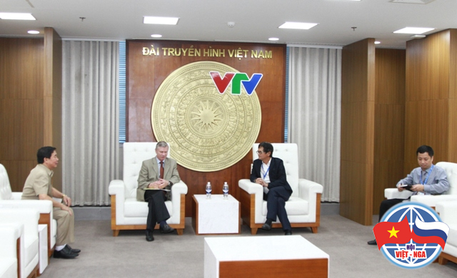 Chủ tịch HHNVN Trần Bình Minh tiếp Chủ tịch ORVD Vladimir Buyanov