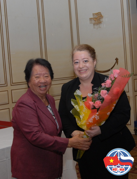 Bà Nguyễn Thị Thu Thanh và bà Maria Georgievna, Tham tán Tổng Lãnh sự quán LB Nga tại TP. Hồ Chí Minh.