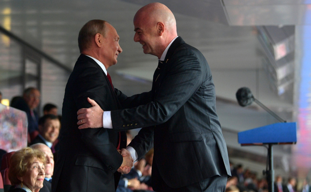 Tổng thống Nga và Chủ tịch FIFA trong lễ khai mạc