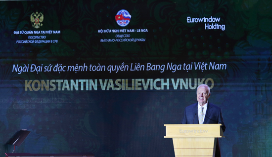 Đại sứ Nga K. Vnukov phát biểu tại buổi giao lưu