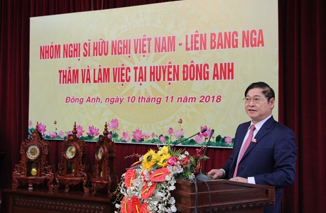 Chủ tịch Nhóm nghị sĩ hữu nghị Việt - Nga Phan Xuân Dũng phát biểu trong buổi làm việc