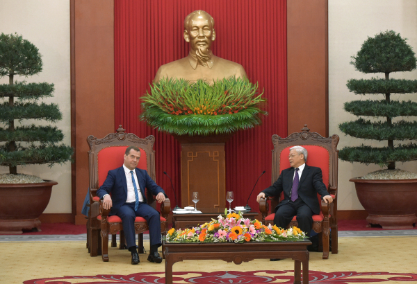 Tổng Bí thư Nguyễn Phú Trọng tiếp Thủ tướng D. Medvedev trong chuyến thăm của ông tại Việt Nam năm 2015