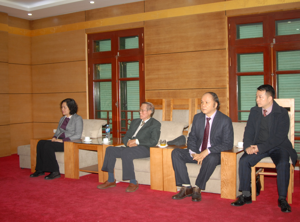 Các đại biểu Việt Nam tham gia cuộc gặp