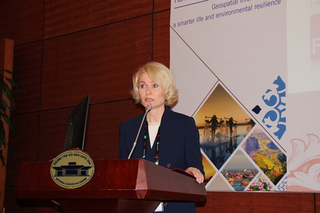 Bà Thứ trưởng Victoria Abramchenko phát biểu trong Phiên làm việc về LB Nga tại Tuần lễ hoạt động của Liên đoàn đo đạc quốc tế năm 2019 