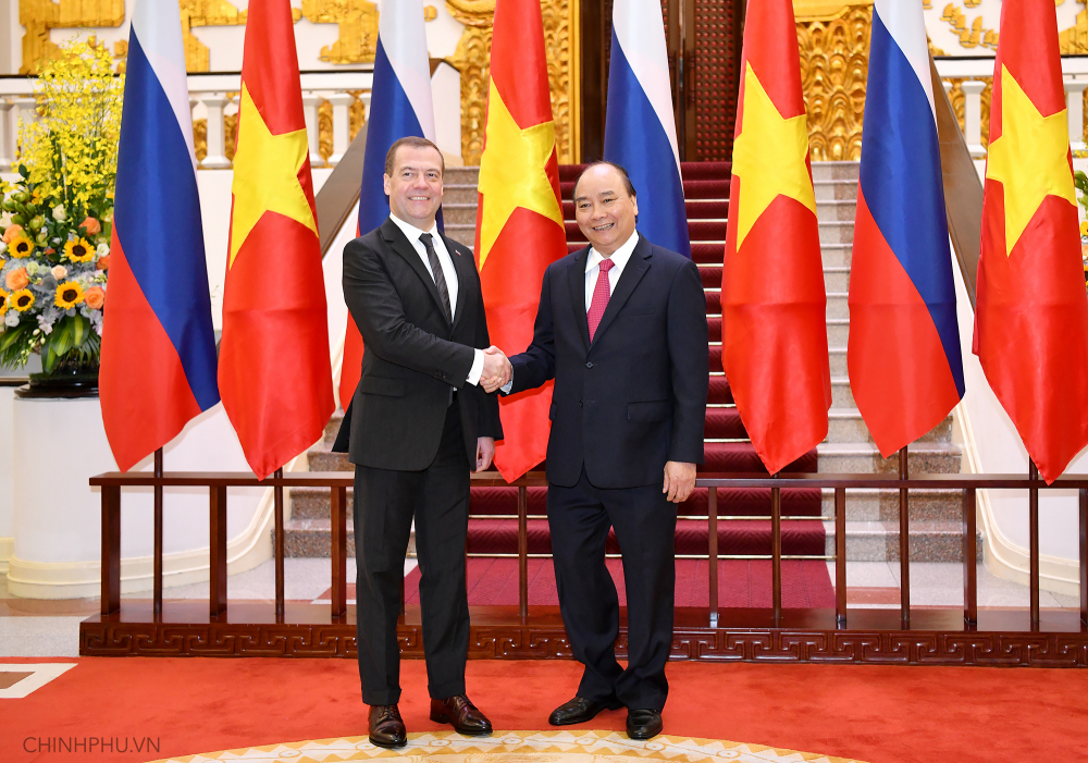 Thủ tướng Nguyễn Xuân Phúc và Thủ tướng Dmitry Medvedev tại Hà Nội, trong chuyến thăm Việt Nam của Thủ tướng Nga tháng 11-2018