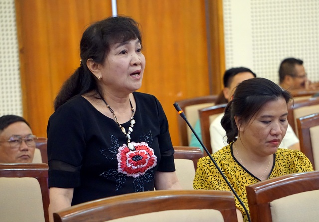 Bà Nguyễn Thị Kim Oanh, Chủ tịch Hội Hữu nghị Việt - Nga tỉnh Bắc Giang, tham luận tại Hội nghị.