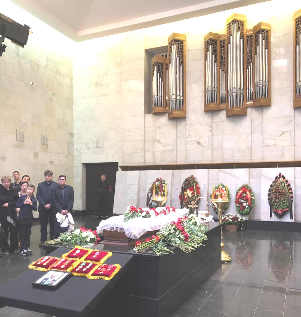 Tại lễ tang ông E.P. Glazunov