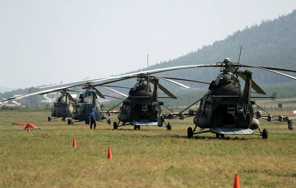 Máy bay lên thẳng của quân đội Nga tham gia chữa cháy rừng