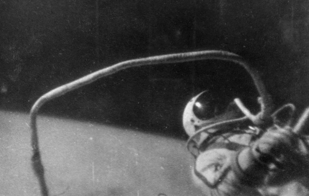 Leonov hoạt động trong khoảng không vũ trụ ở ngoài con tàu ngày 18/3/1965