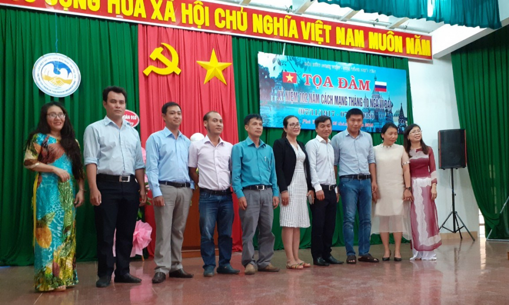 Các hội viên của Chi hội hữu nghị Việt-Nga trường Cao đẳng Nghề Phú Yên