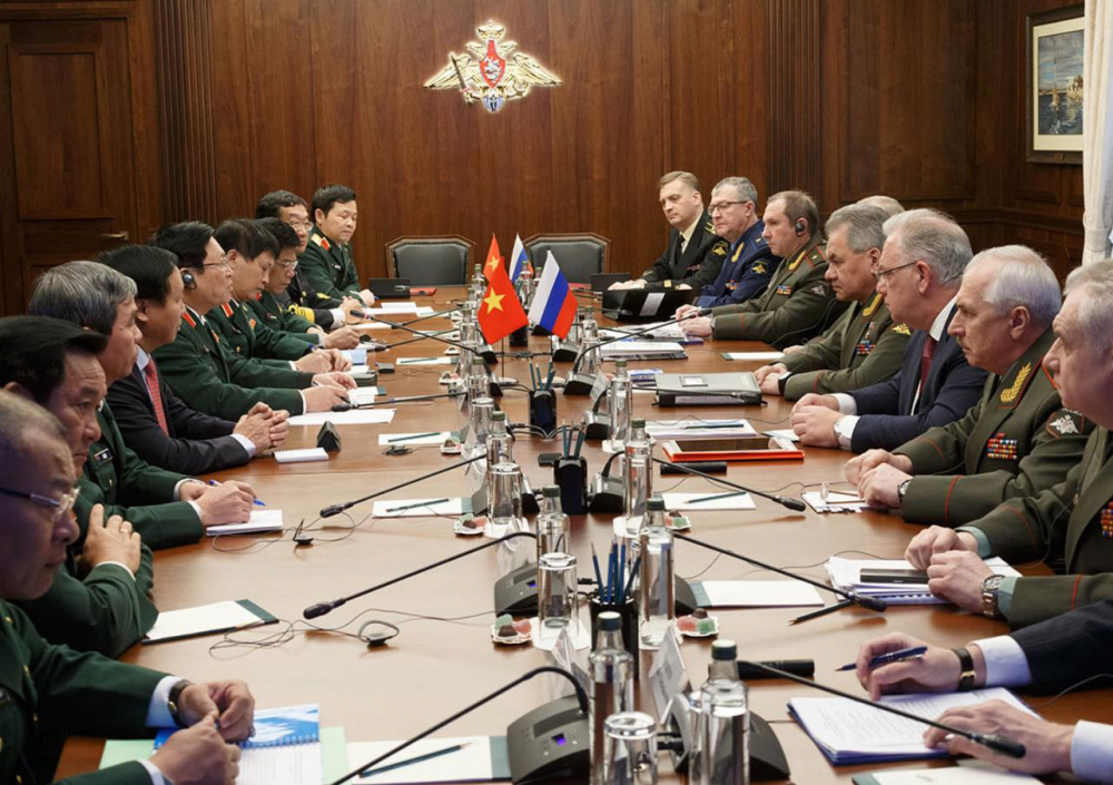 Hội đàm giữa hai đoàn đại biểu cấp cao Bộ Quốc phòng Việt Nam và Bộ Quốc phòng Nga