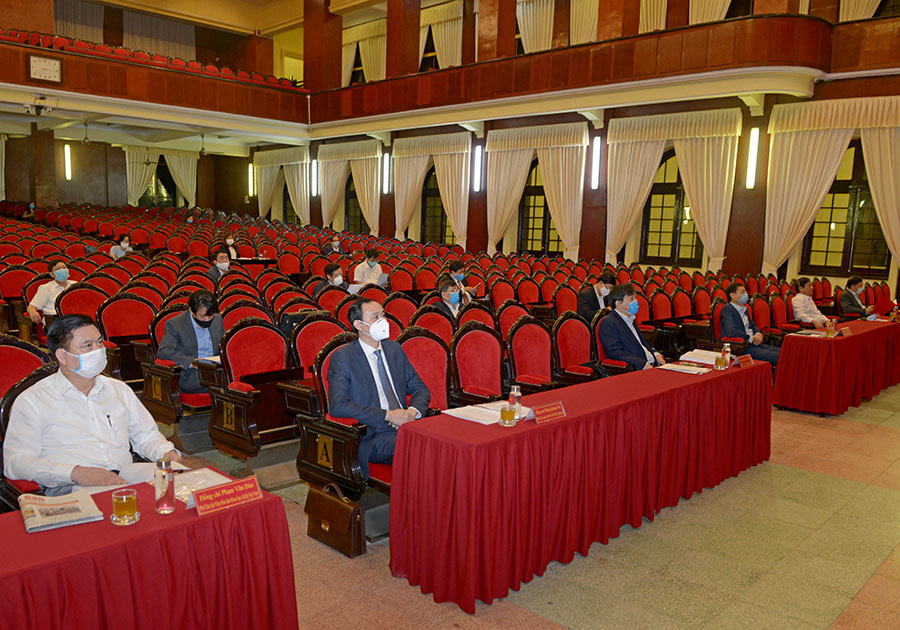 Các đại biểu tại một trong những phòng họp hội thảo
