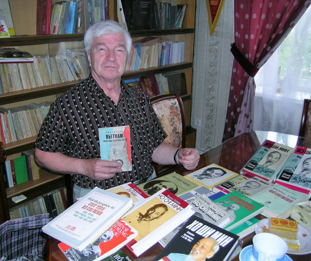 Tiến sĩ Sử học E. Kobelev, một trong những nhà lãnh đạo Hội Hữu nghị Nga-Việt trong nhiều năm, là tác giả nhiều cuốn sách về Chủ tịch Hồ Chí Minh, xuất bản bằng tiếng Nga và nhiều thứ tiếng khác. Ảnh: ĐĂNG PHÁT (chụp tại Moskva năm 2007).