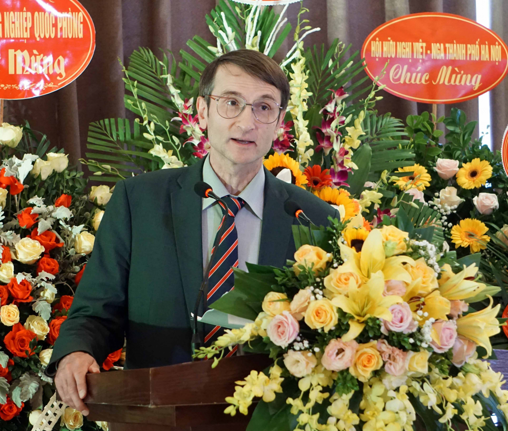 Tham tán Công sứ ĐSQ LB Nga V.V. Bublikov phát biểu tại Lễ kỷ niệm  Ảnh: TIẾN DŨNG