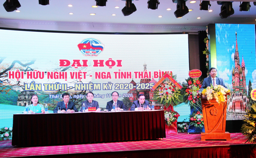 Phó CT thường trực Trung ương Hội Việt-Nga Trịnh Quốc Khánh phát biểu tại Đại hội