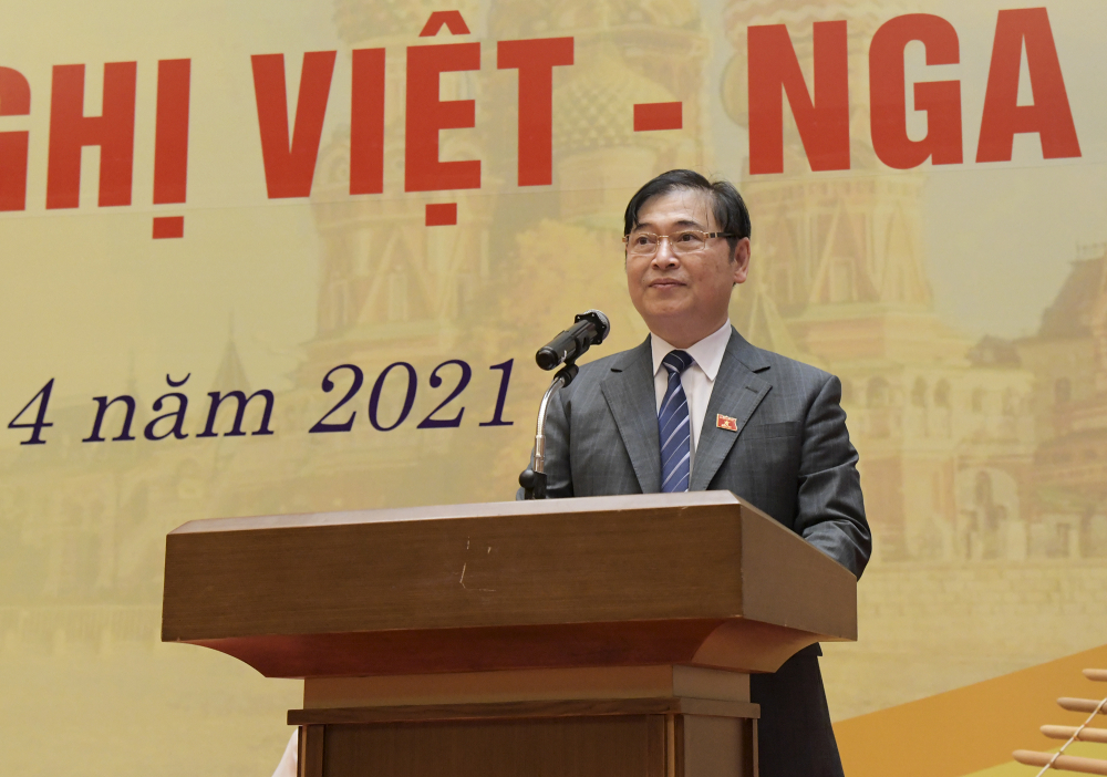 Chủ tịch Nhóm Nghị sĩ Hữu nghị Việt-Nga của Quốc hội Việt Nam Phan Xuân Dũng phát biểu tại Hội nghị
