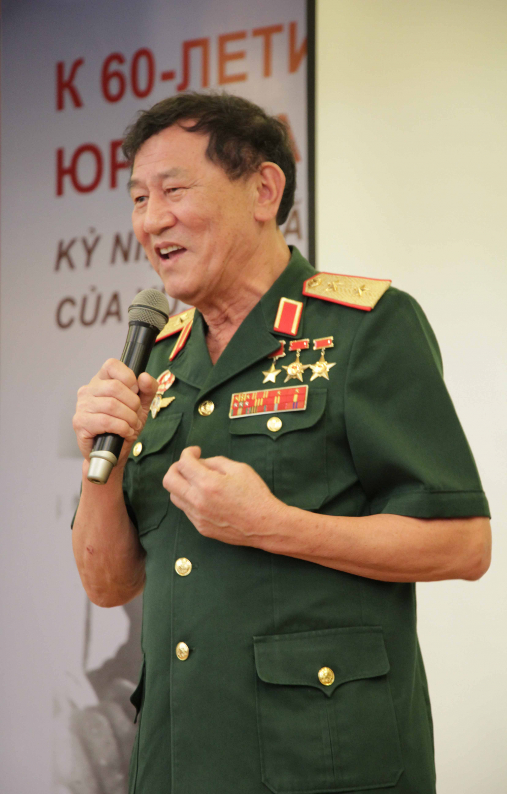 Trung tướng, Anh hùng Phạm Tuân phát biểu tại buổi lễ kỷ niệm