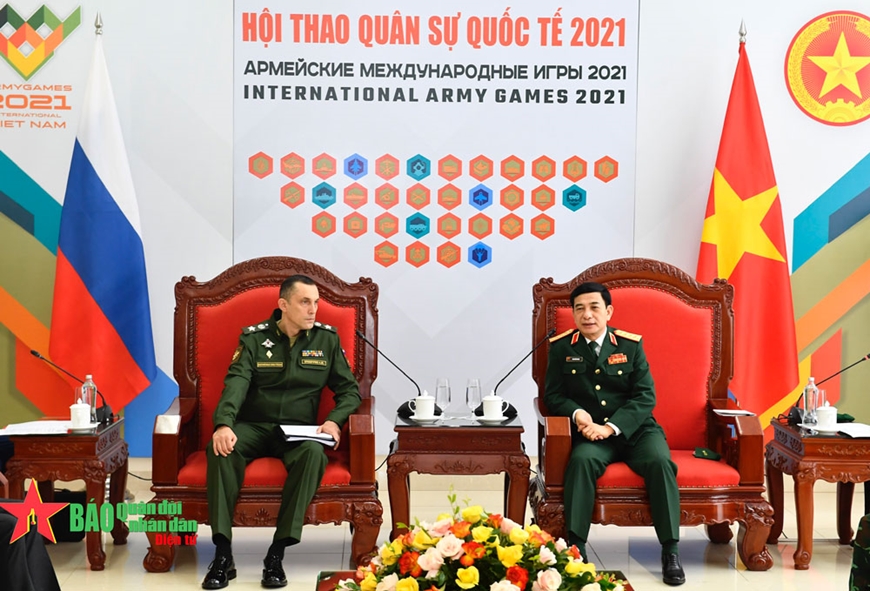 Đại tướng Phan Văn Giang tiếp Thứ trưởng Bộ Quốc phòng Nga.  Ảnh: Báo Quân đội nhân dân.