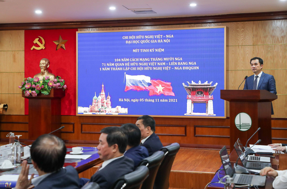 PGS. TS Phạm Bảo Sơn, Phó Giám đốc VNU, phát biểu tại cuộc gặp