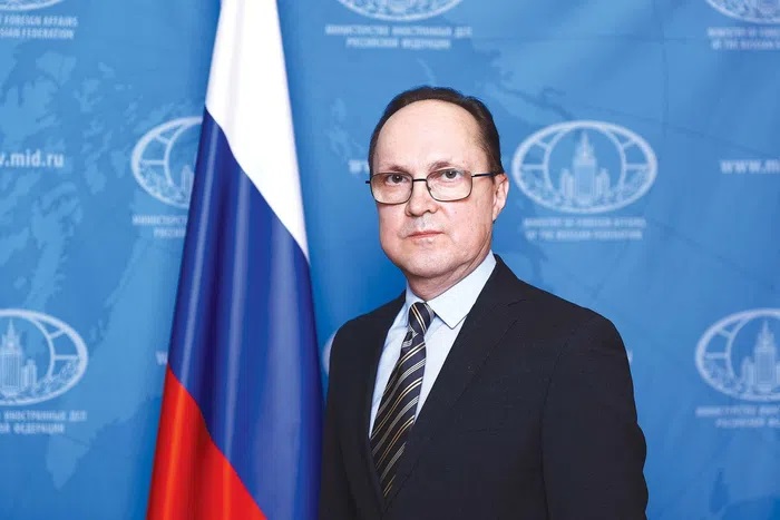 Đại sứ Gennady Bezdetko