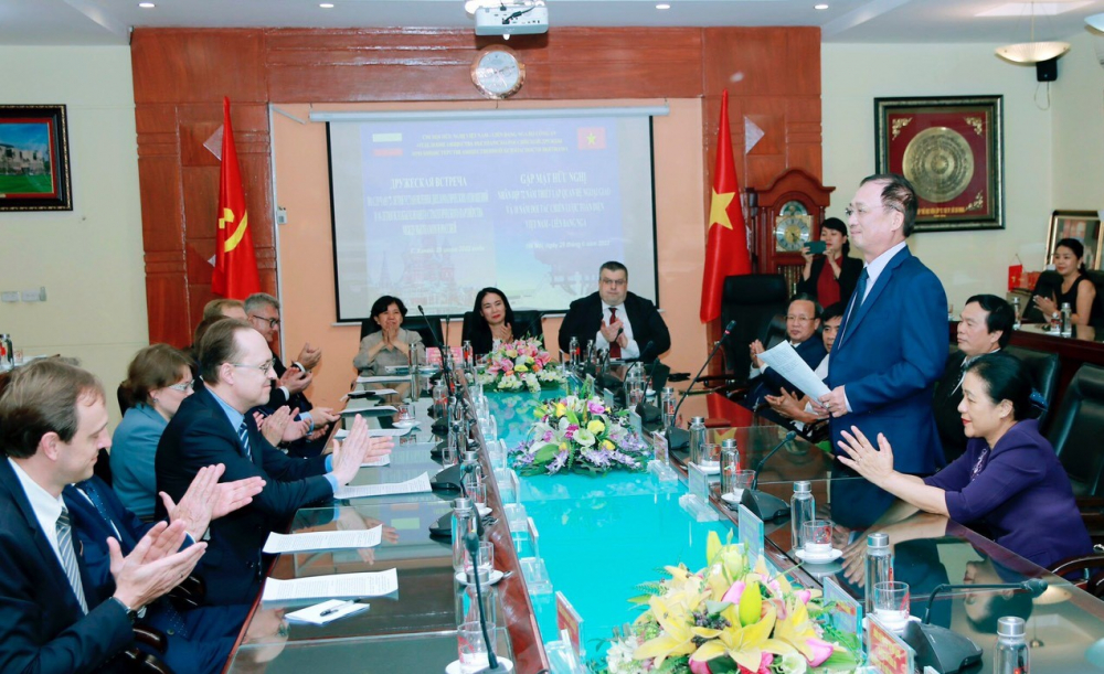 Thượng tướng Nguyễn Văn Thành phát biểu tại cuộc gặp