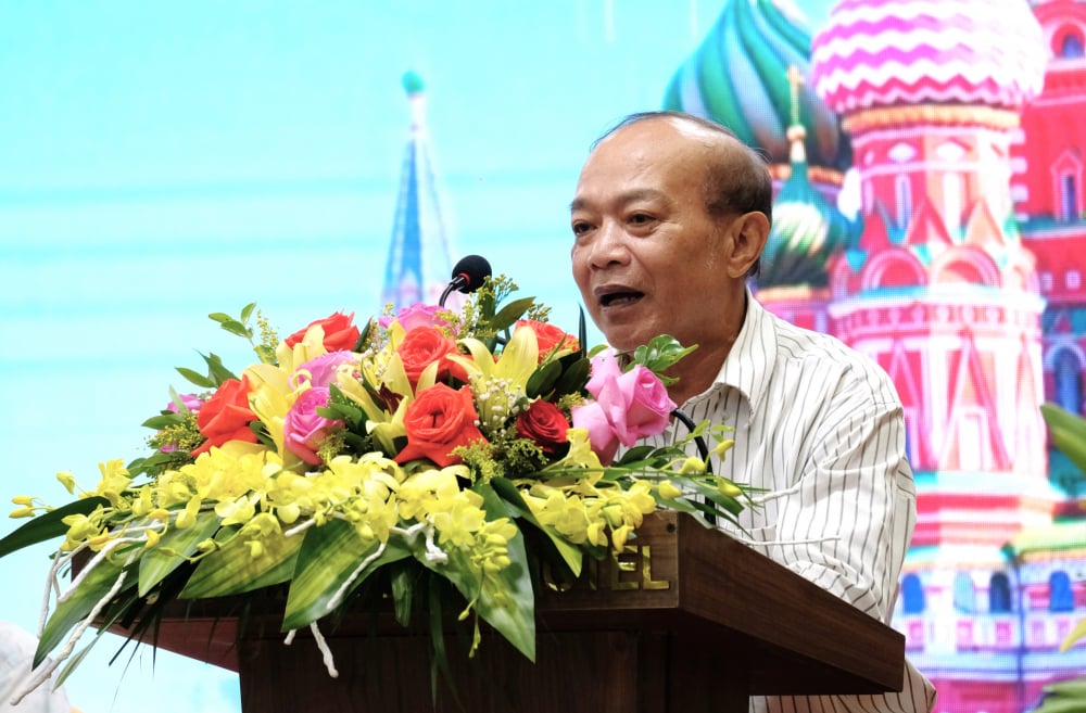 Chủ tịch Hội Hữu nghị Việt - Nga tỉnh Quảng Bình Nguyễn Đảng phát biểu tại Hội nghị  Ảnh: PHẠM TIẾN DŨNG