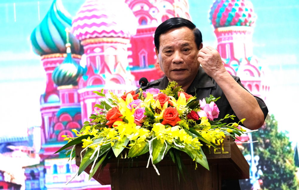Phó Chủ tịch Hội Việt - Nga tỉnh Hà Tĩnh Lê Quang Úy phát biểu tại Hội nghị  Ảnh: PHẠM TIẾN DŨNG