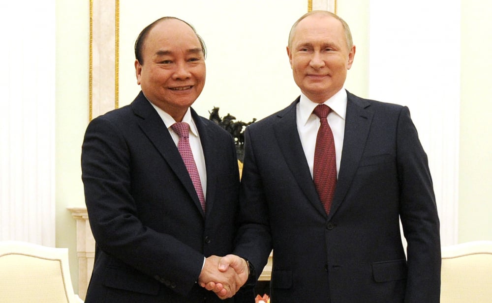 Chủ tịch nước Nguyễn Xuân Phúc và Tổng thống Vladimir Putin (Moskva, tháng 11-2021)