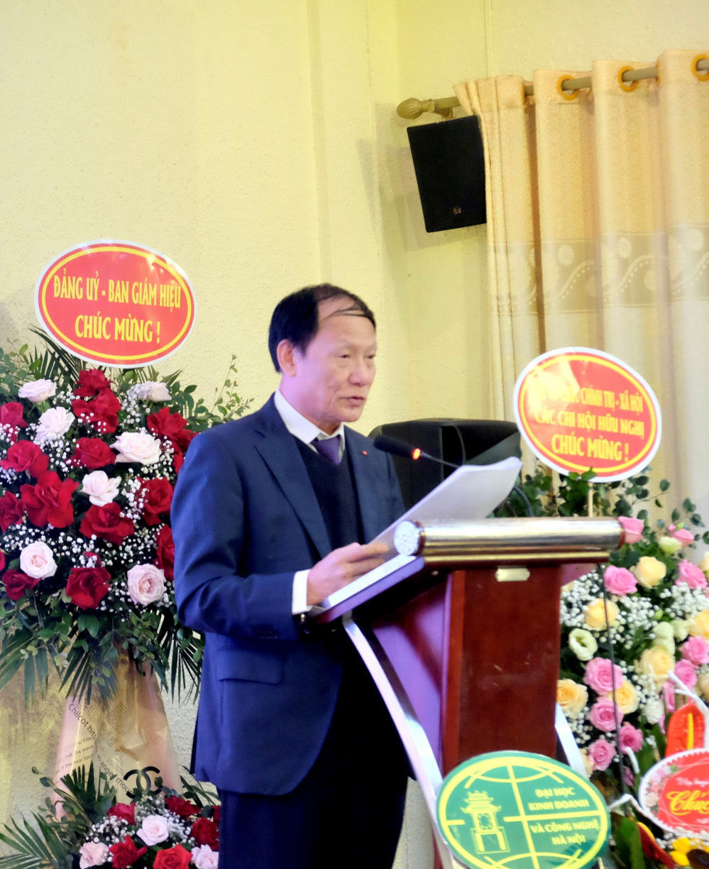 GS. TS. Nguyễn Công Nghiệp, Phó Hiệu trưởng Trường Đại học Kinh doanh và Công nghệ Hà Nội, phát biểu tại Đại hội