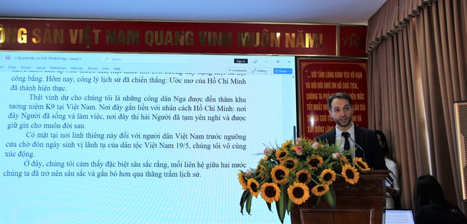 Ông Andrey Borodenko, Phó Giám đốc Trung tâm Khoa học và Văn hóa Nga tại Hà Nội, phát biểu tại cuộc tọa đàm
