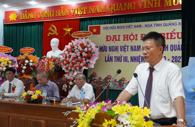 Ông Lương Ngọc Bính, nguyên Ủy viên Trung ương Đảng, nguyên Bí thư Tỉnh ủy, Chủ tịch Liên hiệp các tổ chức hữu nghị tỉnh Quảng Bình, phát biểu tại Đại hội
