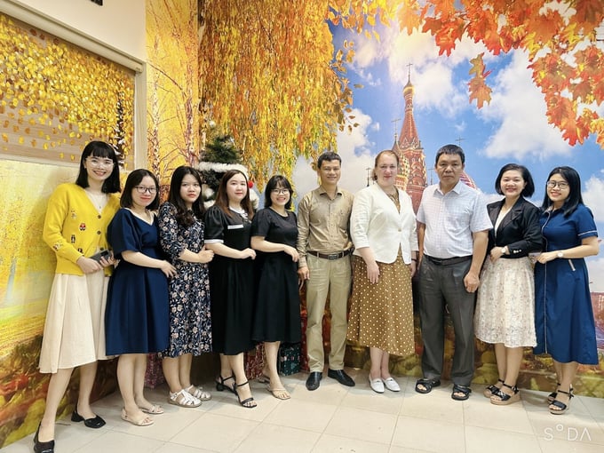 Cô giáo Nga và sinh viên Đại học Đà Nẵng