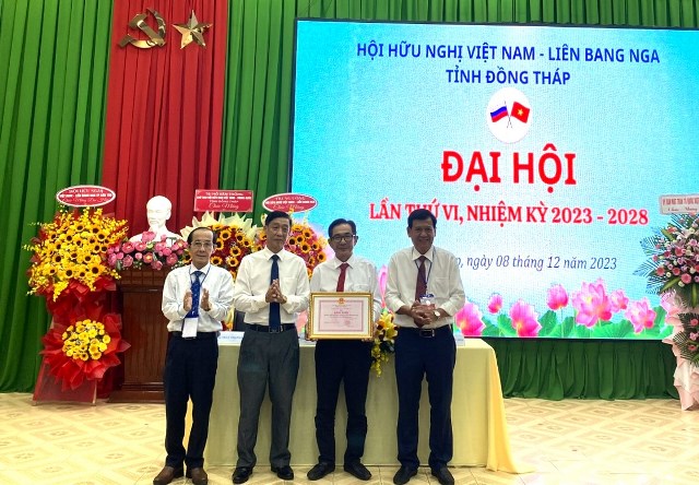 Hội Hữu nghị Việt - Nga tỉnh Đồng Tháp được tặng Bằng khen của Ủy ban Nhân dân tỉnh