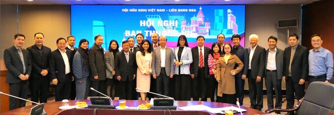 GS.TSKH Nguyễn Đình Đức (thứ hai từ trái sang) trong Hội nghị lần thứ nhất Ban Thường vụ Hội Hữu nghị Việt - Nga khóa VI (ngày 13/01/2024)