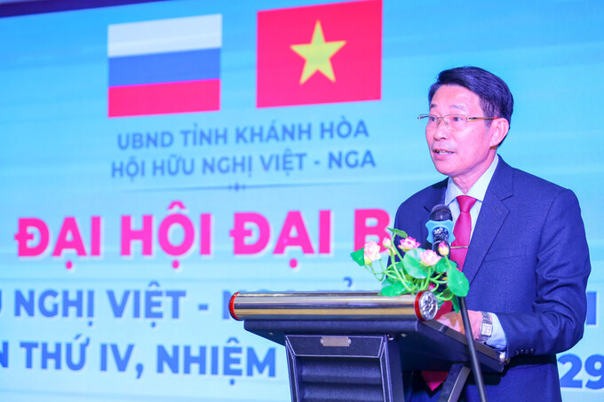 Ông Đinh Văn Thiệu - Phó Chủ tịch UBND tỉnh Khánh Hoà, phát biểu tại Đại hội