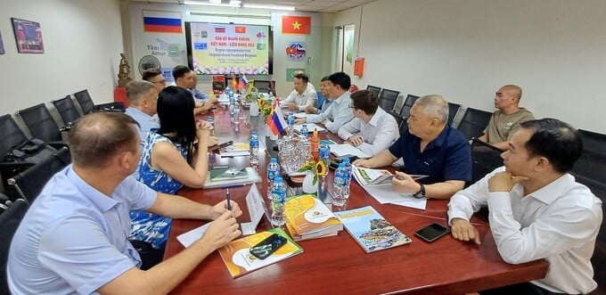 Hội Hữu nghị Việt – Nga tổ chức cuộc gặp giữa đoàn doanh nghiệp tỉnh Amur, vùng Viễn Đông Nga, với các nhà doanh nghiệp Việt Nam.