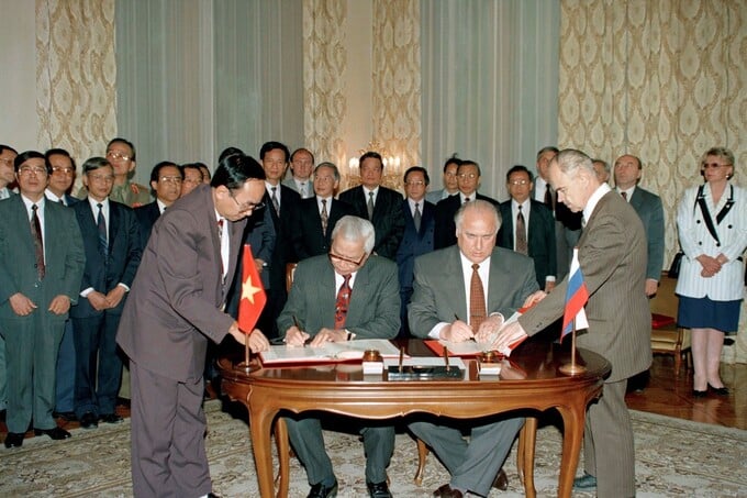 Ký Hiệp ước về những nguyên tắc cơ bản của quan hệ hữu nghị giữa Việt Nam và Nga (16/6/1994)