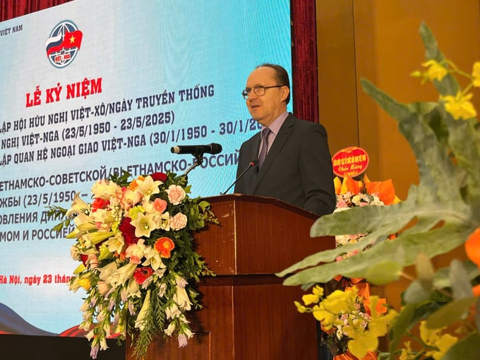 Đại sứ Nga tại Việt Nam G. Bezdetko phát biểu chào mừng