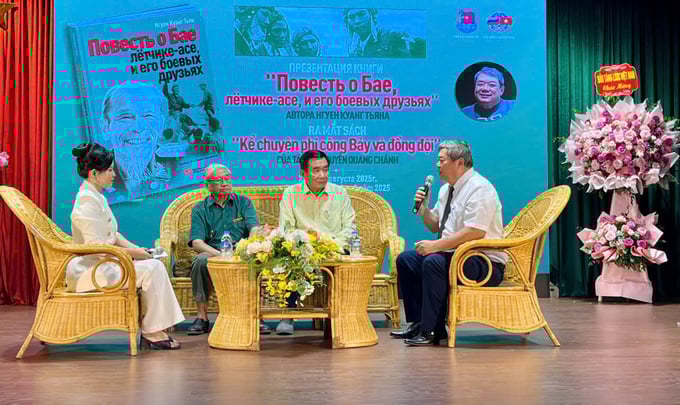 Giao lưu - toạ đàm tại sự kiện giới thiệu sách