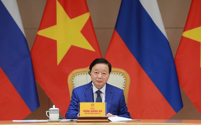 Phó Thủ tướng Trần Hồng Hà trong cuộc điện đàm