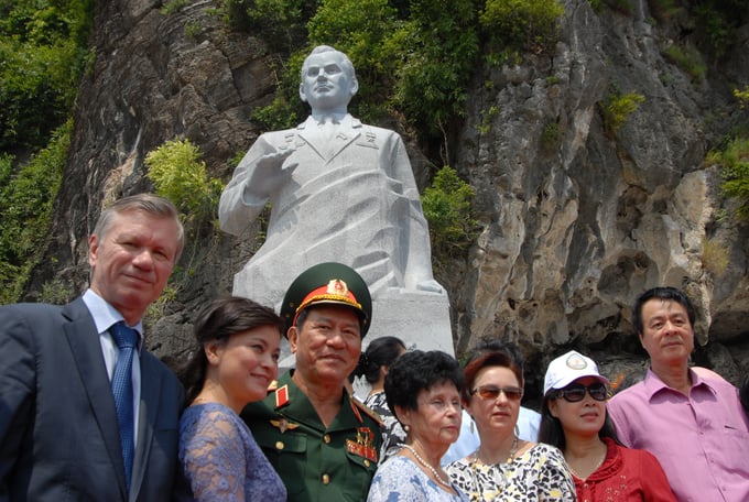 Trong dịp HNGB ở Quảng Ninh năm 2015, ngày 14/9 đã long trọng tổ chức khánh thành tượng đài Anh hùng, nhà du hành vũ trụ Ghéc-man Ti-tốp trên đảo mang tên ông ở Vịnh Hạ Long