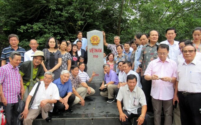 Năm 2018, các đại biểu tham dự HNGB ở Lạng Sơn đã tới thăm cột mốc biên giới quốc gia